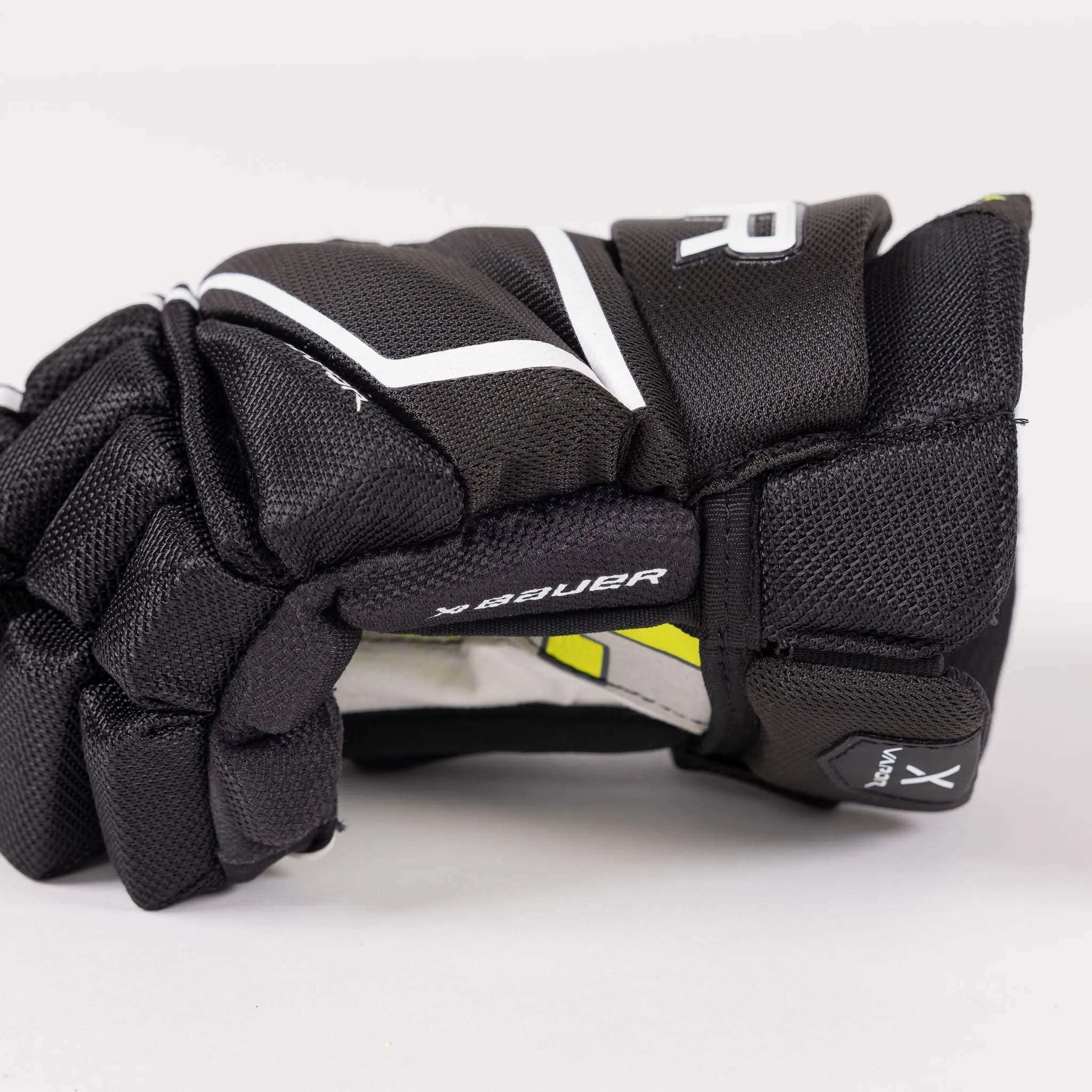 Bauer Vapor Hyperlite Junior Hockey Gloves