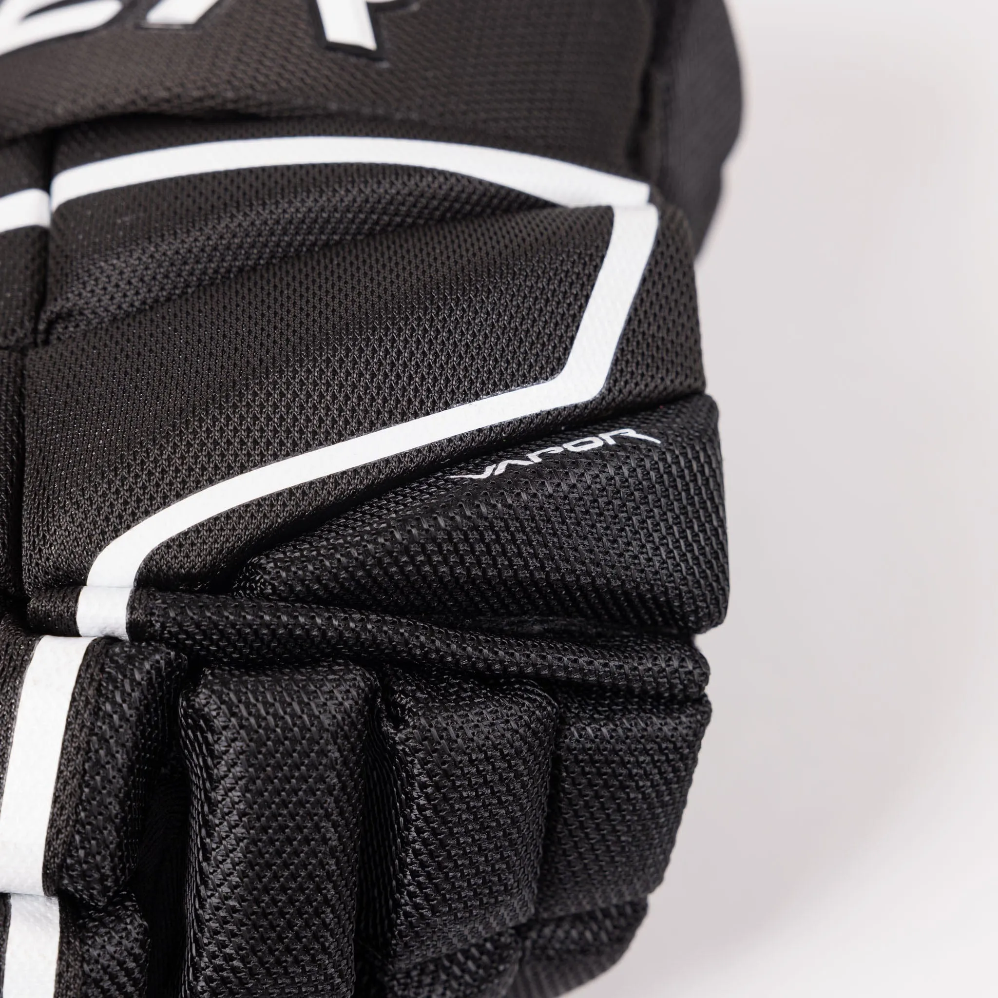 Bauer Vapor Hyperlite Junior Hockey Gloves