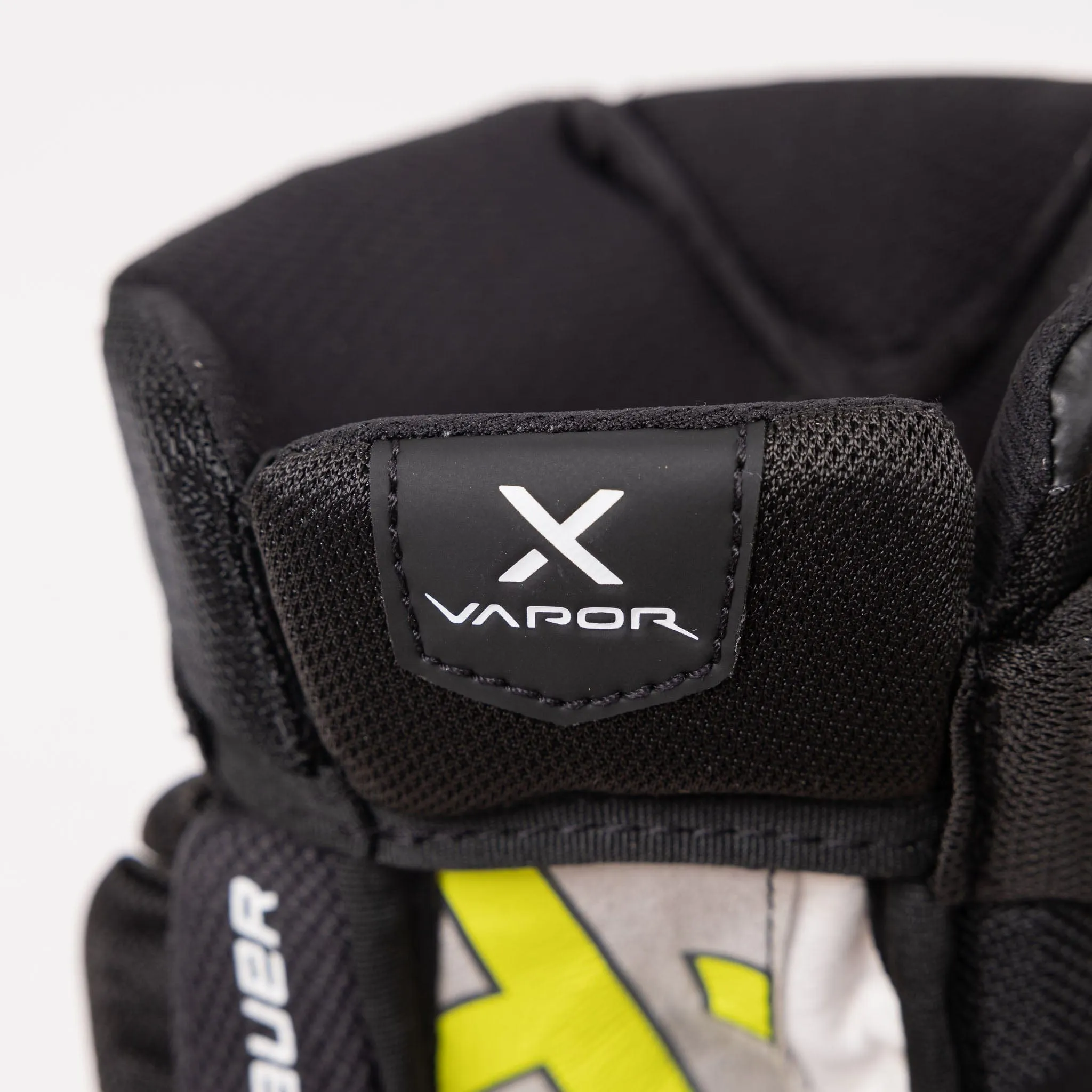 Bauer Vapor Hyperlite Junior Hockey Gloves