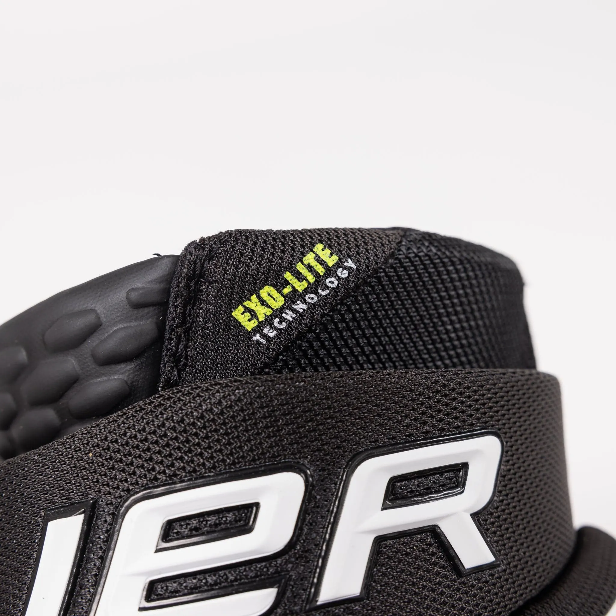 Bauer Vapor Hyperlite Junior Hockey Gloves