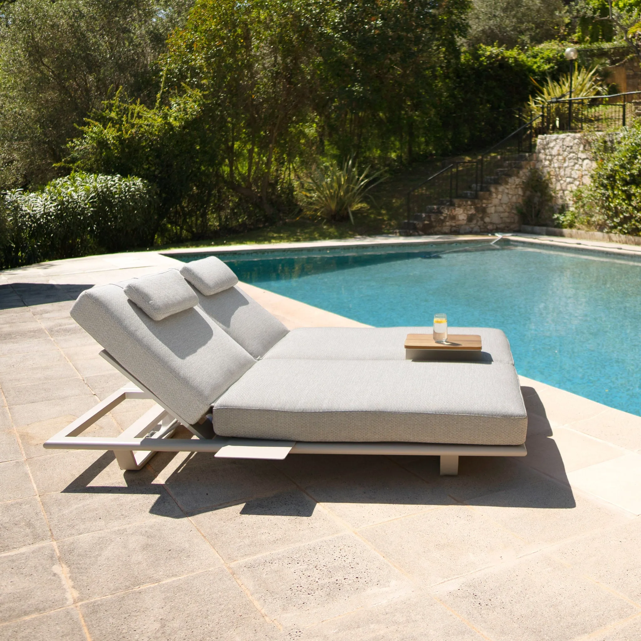 Hatia Double Sun Lounger with Side Table in Latte