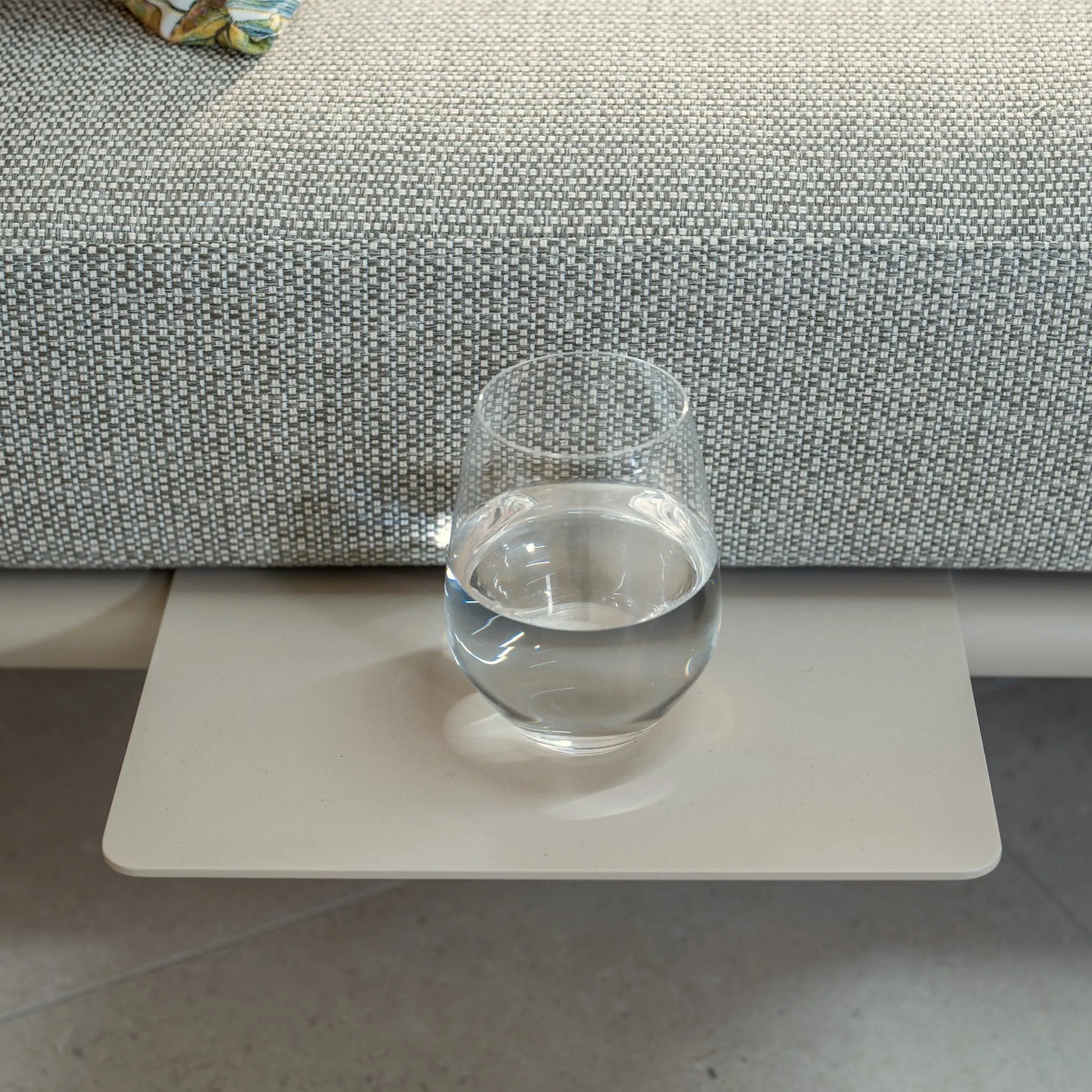 Hatia Double Sun Lounger with Side Table in Latte