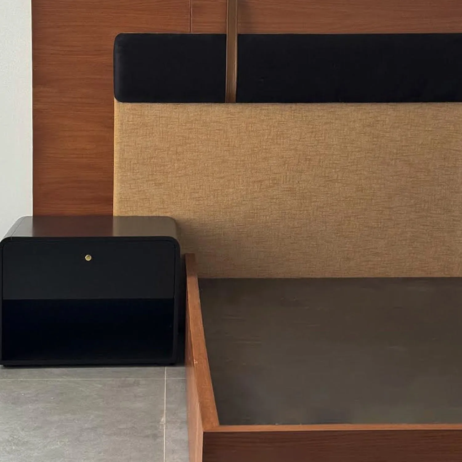 Ivy Nightstand