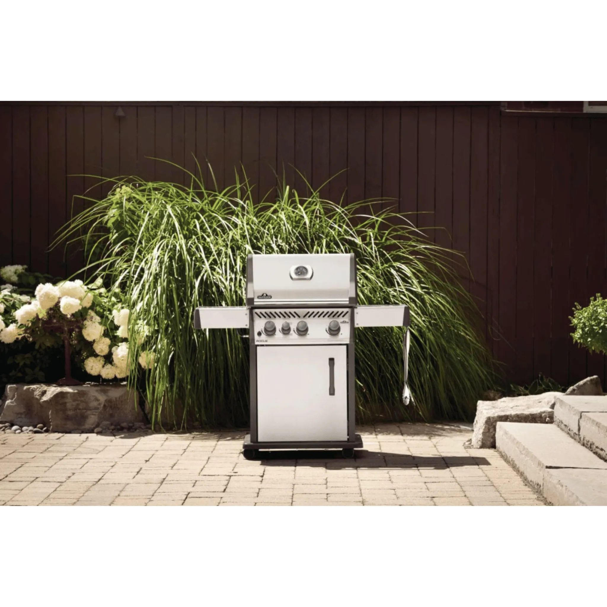 Napoleon Rogue® XT 425 SIB With Infrared Side Burner Freestanding Gas Grill