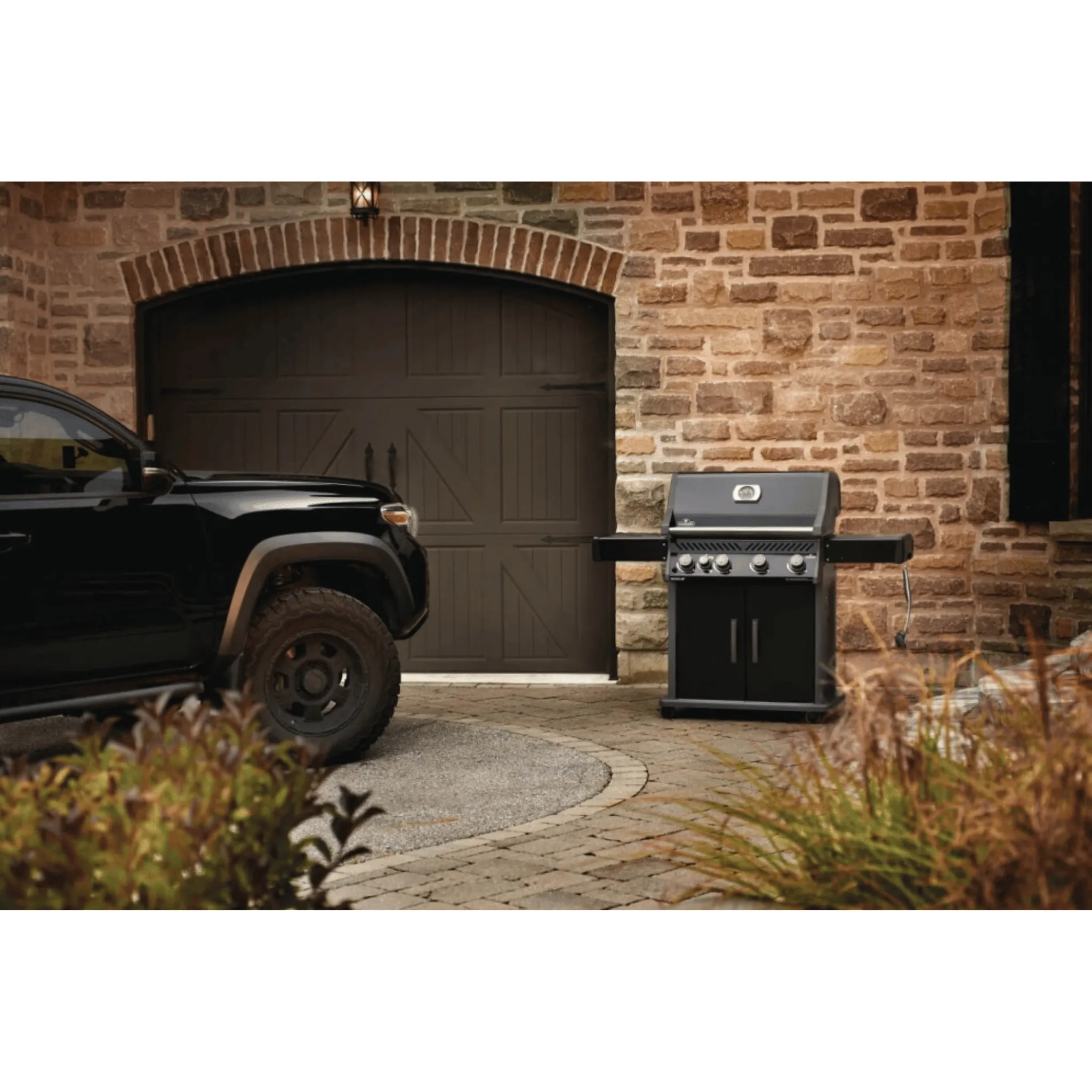 Napoleon Rogue® XT 525 SIB Freestanding Gas Grills with Infrared Side Burner