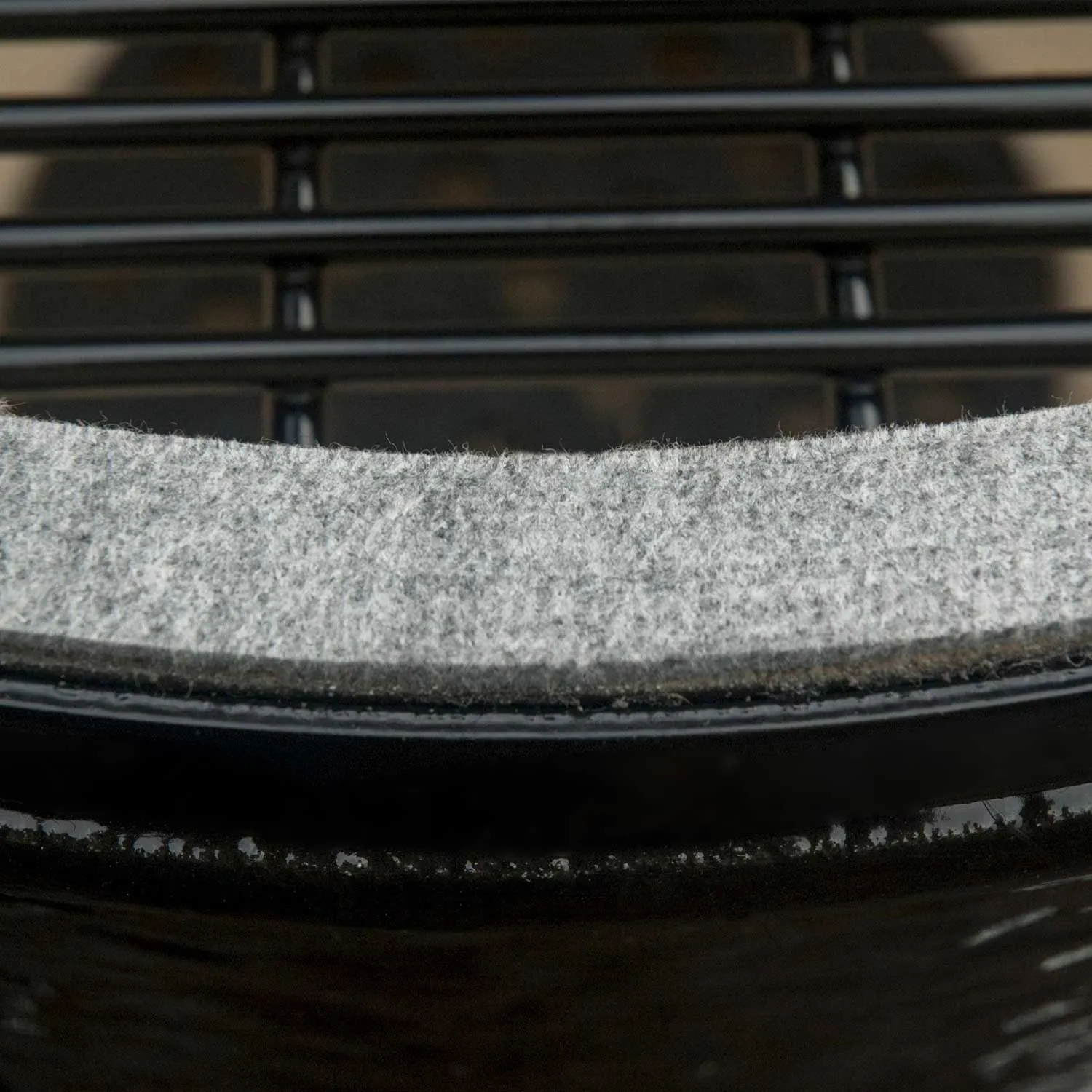 Primo Oval Junior 200 Ceramic Kamado Grill with Cradle & Side Shelves
