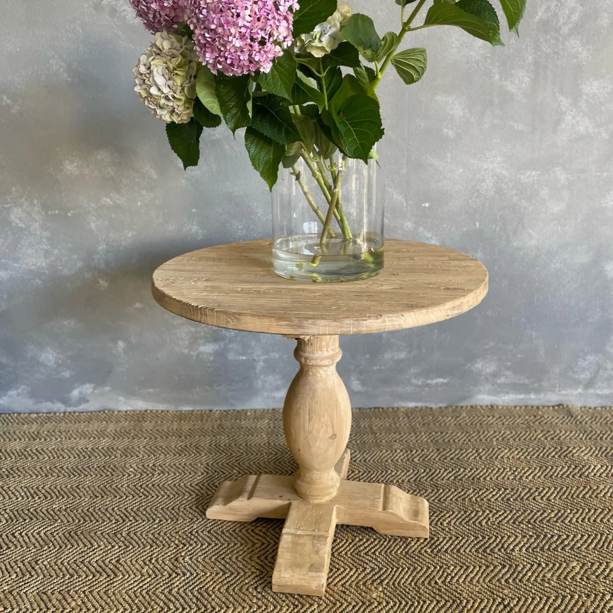 Round Elm Pedestal Dining Table D900mm - Natural