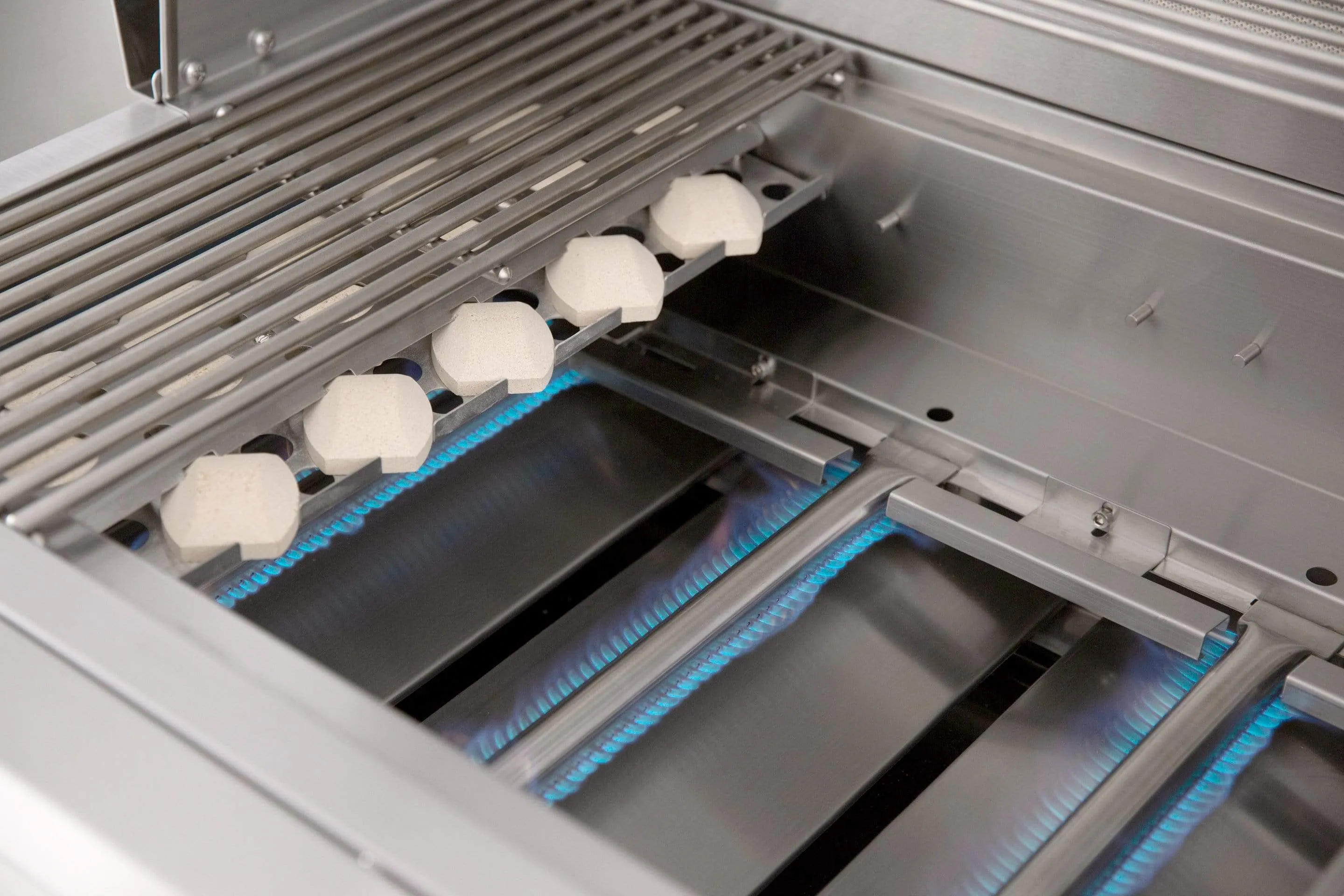 Summerset Sizzler 32" 4-Burner Built-In Gas Grill SIZ32