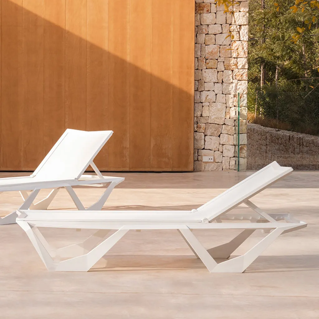 Voxel Sun Chaise (Set of 4) - Modern Pool Lounger