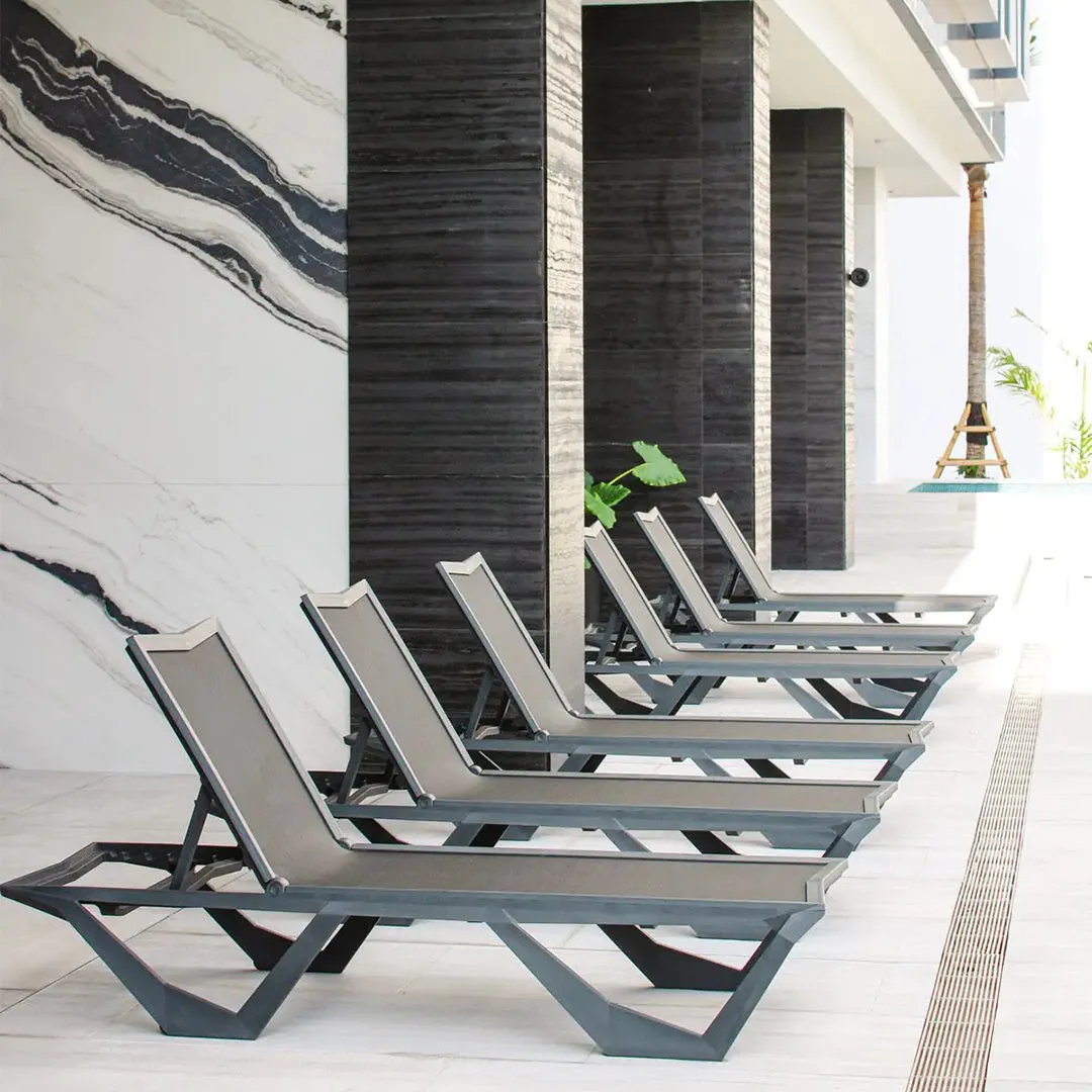 Voxel Sun Chaise (Set of 4) - Modern Pool Lounger